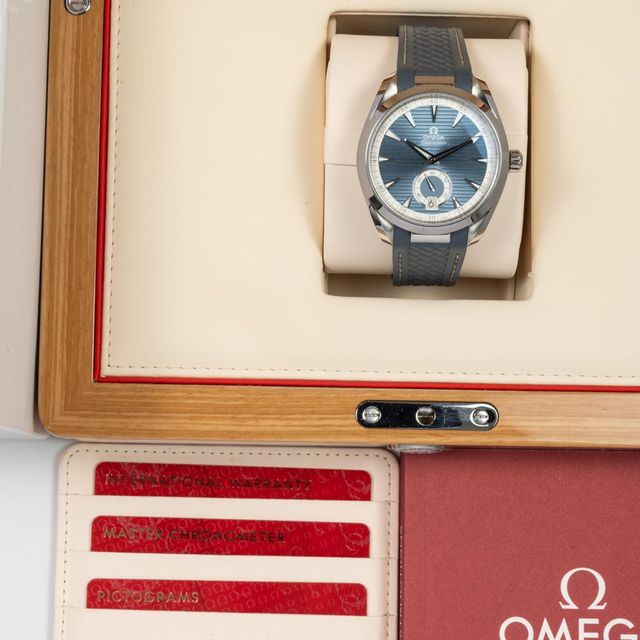 Omega Aqua Terra 150m Gents 220.12.41.21.03.005 Image 5